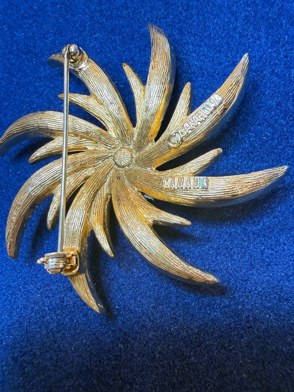 Vintage Sarah Coventry “Evening Comet” Rhinestone Starburst Brooch Gold Tone - Picture 8 of 9